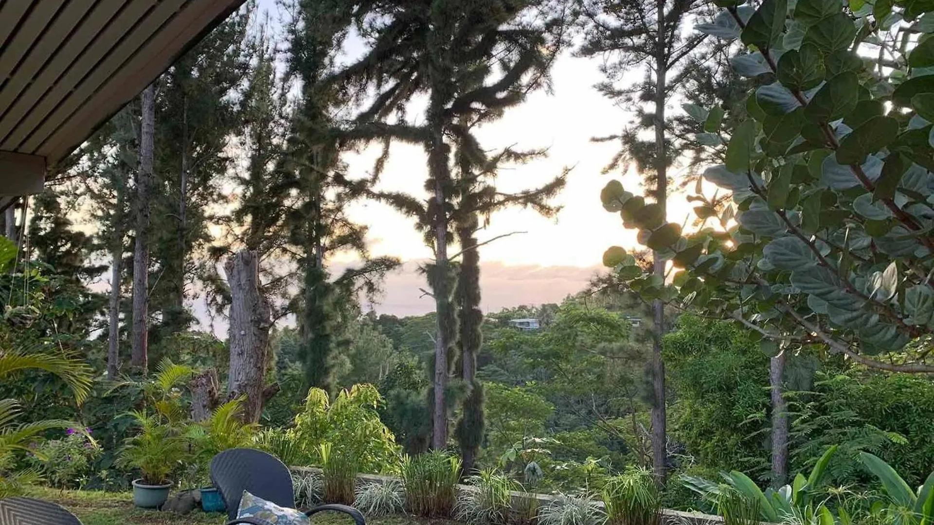 Enjoy Camanukea Lodge Mahina